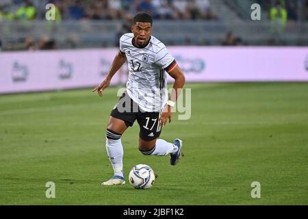 Bologne, Italien. 04.. Juni 2022. Benjamin HENRICHS (GER), Aktion, Einzelaktion, Einzelbild, Ausschnitt, Ganzkörperaufnahme, Vollfigur Fußball UEFA Nations League, Gruppenphase 1. Spieltag Italien (ITA) - Deutschland (GER) 1-1, am 4.. Juni 2022, Renato Dall `Ara Stadium Bologna Credit: dpa/Alamy Live News Stockfoto